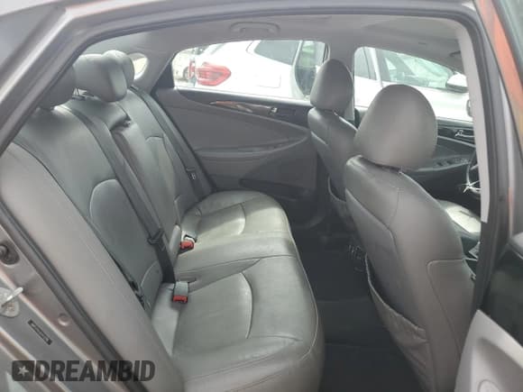 ✅ 2012 Hyundai Sonata SE • VIN: 5NPEC4AC0CH432785 • Lot: 72674274. Listed on Copart with 179,986 mi. Free auction sales archive from the USA and detailed vehicle history report at DreamBid. Image 10.