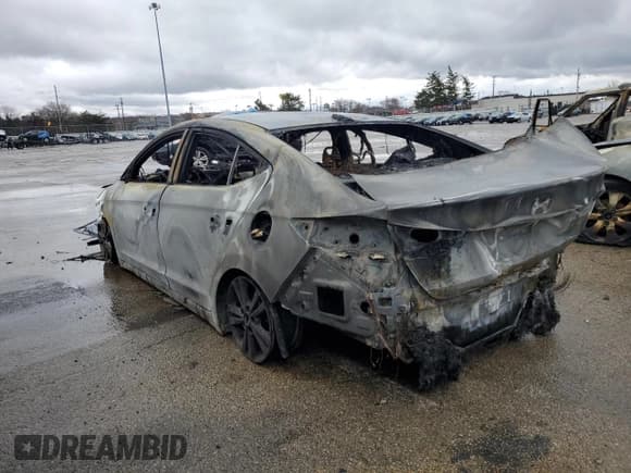 ✅ 2018 Hyundai Elantra SEL • VIN: 5NPD84LF3JH244389 • Lot: 84724865. Wystawiony na Copart z przebiegiem Nie podano. Bezpłatny archiwum sprzedaży aukcyjnych z USA i szczegółowy raport historii pojazdu na DreamBid. Zdjęcie 2.