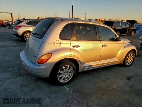✅ 2008 Chrysler PT Cruiser Touring • VIN: 3A8FY58B88T100862 • Лот: 95930155. Опубликован ранее на Copart с пробегом 143 899 миль. Бесплатный доступ к архиву аукционных продаж из США и подробный отчёт об истории автомобиля на DreamBid. Изображение 3.