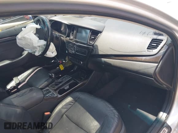 ✅ 2016 Kia Cadenza Premium • VIN: KNALN4D77G5217553 • Lot: 42887804. Wystawiony na IAAI z przebiegiem Nie podano. Bezpłatny archiwum sprzedaży aukcyjnych z USA i szczegółowy raport historii pojazdu na DreamBid. Zdjęcie 5.