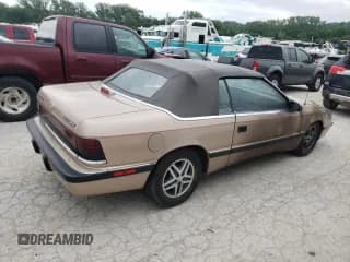 ✅ 1988 Chrysler LeBaron • VIN: 1C3XJ45K9JG438476 • Lot: 55567334. Wystawiony na Copart z przebiegiem 213 424 mil. Bezpłatny archiwum sprzedaży aukcyjnych z USA i szczegółowy raport historii pojazdu na DreamBid. Zdjęcie 3.