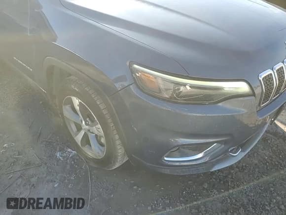 ✅ 2021 Jeep Cherokee Limited • VIN: 1C4PJMDN9MD196513 • Lot: 91302785. Wystawiony na Copart z przebiegiem 87 056 mil. Bezpłatny archiwum sprzedaży aukcyjnych z USA i szczegółowy raport historii pojazdu na DreamBid. Zdjęcie 14.