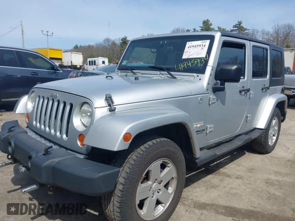 ✅ 2007 Jeep Wrangler Unlimited Sahara • VIN: 1J4GA59167L195254 • Lot: 41945934. Listed on IAAI with 252,496 mi. Free auction sales archive from the USA and detailed vehicle history report at DreamBid. Image 17.