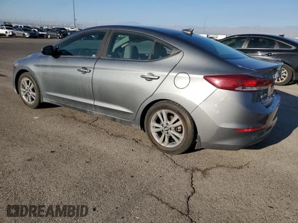 ✅ 2018 Hyundai Elantra Value Edition • VIN: KMHD84LF7JU633554 • Лот: 80498425. Опубликован ранее на Copart с пробегом 110 061 миль. Бесплатный доступ к архиву аукционных продаж из США и подробный отчёт об истории автомобиля на DreamBid. Изображение 2.