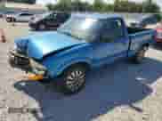 2002 Chevrolet S-10 LS z VIN 1GCCS145X28114255, wystawiony jako Copart lot #80674245 z przebiegiem 124 221 mil mil oraz Szkoda całkowita • Salvage title. Historia ofert i sprzedaży dostępna na DreamBid. Obrazek 1.