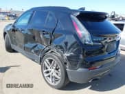 ✅ 2020 Cadillac XT4 FWD Sport • VIN: 1GYFZER49LF021475 • Lot: 41962892. Wystawiony na IAAI z przebiegiem 41 603 mil. Bezpłatny archiwum sprzedaży aukcyjnych z USA i szczegółowy raport historii pojazdu na DreamBid. Zdjęcie 3.