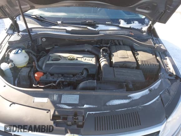 ✅ 2013 Volkswagen CC R-Line • VIN: WVWBP7AN5DE501045 • Lot: 41608518. Listed on IAAI with 109,142 mi. Free auction sales archive from the USA and detailed vehicle history report at DreamBid. Image 10.