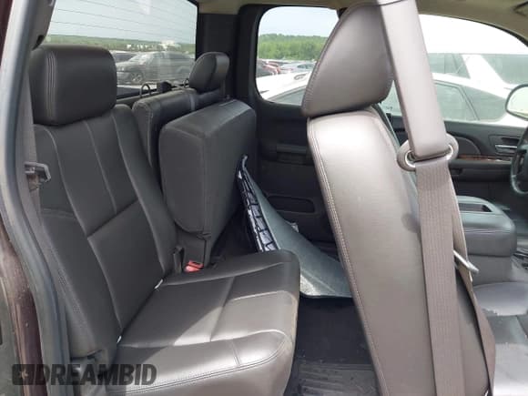 ✅ 2008 Chevrolet Silverado 1500 • VIN: 1GCEC19Y28Z298330 • Lot: 42272489. Wystawiony na IAAI z przebiegiem 97 076 mil. Bezpłatny archiwum sprzedaży aukcyjnych z USA i szczegółowy raport historii pojazdu na DreamBid. Zdjęcie 8.