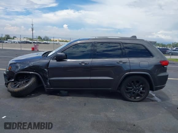 ✅ 2020 Jeep Grand Cherokee Altitude • VIN: 1C4RJEAG2LC428846 • Lot: 43051607. Listed on IAAI with 66,769 mi. Free auction sales archive from the USA and detailed vehicle history report at DreamBid. Image 14.