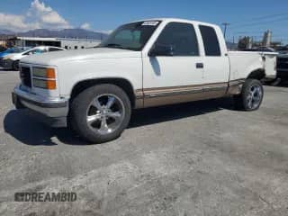 ✅ 1995 GMC Sierra 1500 • VIN: 2GTEC19K0S1502165 • Lot: 80825185. Wystawiony na Copart z przebiegiem 299 956 mil mil. Skorzystaj z bezpłatnego archiwum sprzedaży aukcyjnych z USA i zobacz szczegółowy raport historii pojazdu na DreamBid. Zdjęcie 1.