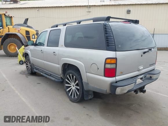 ✅ 2004 Chevrolet Suburban LS • VIN: 3GNFK16Z04G134581 • Лот: 41928119. Опубликован ранее на IAAI с пробегом 300 725 миль. Бесплатный доступ к архиву аукционных продаж из США и подробный отчёт об истории автомобиля на DreamBid. Изображение 3.