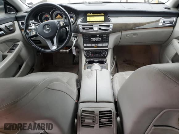 ✅ 2012 Mercedes-Benz CLS 550 • VIN: WDDLJ7DB0CA042963 • Lot: 53141675. Wystawiony na Copart z przebiegiem 216 838 mil. Bezpłatny archiwum sprzedaży aukcyjnych z USA i szczegółowy raport historii pojazdu na DreamBid. Zdjęcie 8.