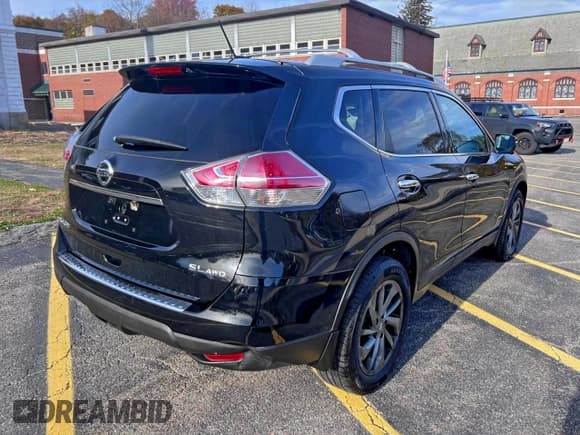 ✅ 2015 Nissan Rogue SL • VIN: 5N1AT2MV1FC816621 • Лот: 96768925. Опубликован ранее на Copart с пробегом 167 958 миль. Бесплатный доступ к архиву аукционных продаж из США и подробный отчёт об истории автомобиля на DreamBid. Изображение 5.