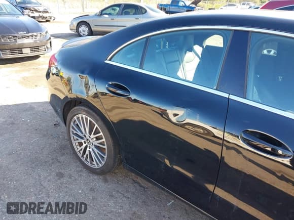 ✅ 2020 Mercedes-Benz CLA 250 • VIN: WDD5J4GB8LN077472 • Lot: 43592343. Listed on IAAI with 54,561 mi. Free auction sales archive from the USA and detailed vehicle history report at DreamBid. Image 6.