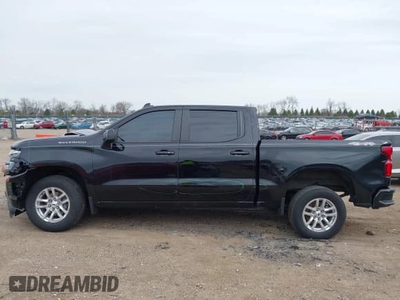 ✅ 2021 Chevrolet Silverado 1500 RST • VIN: 1GCUYEED9MZ419064 • Lot: 42066047. Wystawiony na IAAI z przebiegiem 50 236 mil. Bezpłatny archiwum sprzedaży aukcyjnych z USA i szczegółowy raport historii pojazdu na DreamBid. Zdjęcie 14.