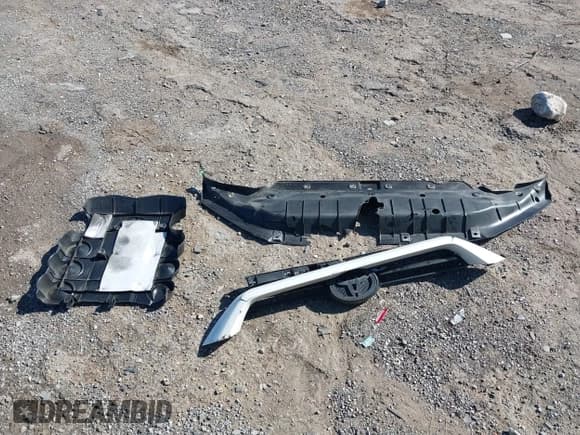 ✅ 2021 Toyota 4Runner Nightshade • VIN: JTEJU5JR4M5888601 • Lot: 41821809. Wystawiony na IAAI z przebiegiem 82 375 mil. Bezpłatny archiwum sprzedaży aukcyjnych z USA i szczegółowy raport historii pojazdu na DreamBid. Zdjęcie 12.