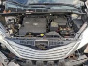 ✅ 2013 Toyota Sienna XLE • VIN: 5TDDK3DC7DS055579 • Лот: 94544765. Опубликован ранее на Copart с пробегом 194 015 миль. Бесплатный доступ к архиву аукционных продаж из США и подробный отчёт об истории автомобиля на DreamBid. Изображение 12.