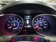 ✅ 2016 Hyundai Santa Fe • VIN: 5XYZUDLB3GG325214 • Лот: 71041033. Опубликован ранее на Copart с пробегом 63 953 миль. Бесплатный доступ к архиву аукционных продаж из США и подробный отчёт об истории автомобиля на DreamBid. Изображение 9.