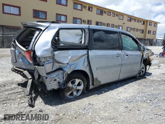 ✅ 2012 Toyota Sienna LE AAS • VIN: 5TDKK3DC3CS208433 • Lot: 60244815. Listed on Copart with 127,481 mi. Free auction sales archive from the USA and detailed vehicle history report at DreamBid. Image 3.