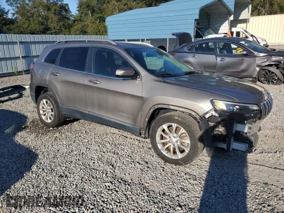 ✅ 2019 Jeep Cherokee Latitude • VIN: 1C4PJLCB0KD206277 • Лот: 89573885. Опубликован ранее на Copart с пробегом 62 276 миль. Бесплатный доступ к архиву аукционных продаж из США и подробный отчёт об истории автомобиля на DreamBid. Изображение 4.