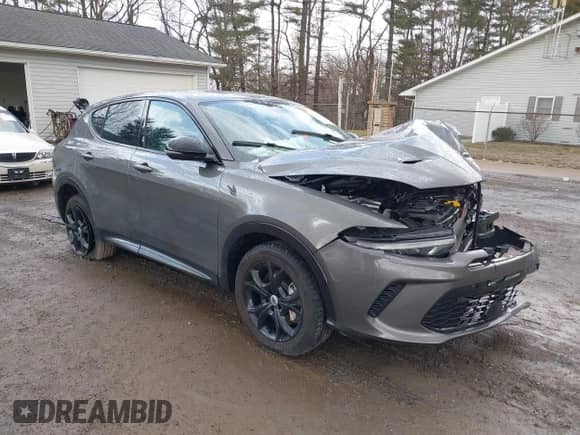 2024 Dodge Hornet R/T z VIN ZACPDFCW4R3A21437, wystawiony jako IAAI lot #41713994 z przebiegiem 1 156 mil mil oraz . Historia ofert i sprzedaży dostępna na DreamBid. Obrazek 1.