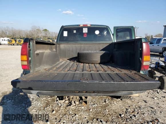 2001 Chevrolet Silverado 1500 LT z VIN 1GCEC19T21Z203162, wystawiony jako Copart lot #46577965 z przebiegiem 308 212 mil mil oraz Szkoda całkowita • Salvage title. Historia ofert i sprzedaży dostępna na DreamBid. Obrazek 6.