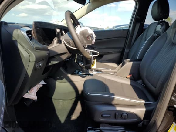 ✅ 2025 Buick Encore GX Avenir • VIN: KL4AMGSL1SB088504 • Lot: 56032615. Listed on Copart with 1,036 mi. Free auction sales archive from the USA and detailed vehicle history report at DreamBid. Image 7.