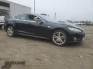 ✅ 2015 Tesla Model S 85 • VIN: 5YJSA1S17FFP74256 • Лот: 93701405. Опубликован ранее на Copart с пробегом 102 225 миль. Бесплатный доступ к архиву аукционных продаж из США и подробный отчёт об истории автомобиля на DreamBid. Изображение 4.