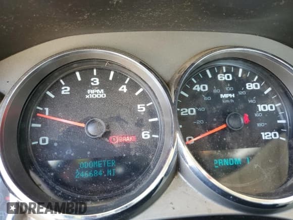 ✅ 2012 Chevrolet Silverado 1500 • VIN: 1GB5CZCG2CZ171198 • Lot: 68287895. Wystawiony na Copart z przebiegiem 246 684 mil. Bezpłatny archiwum sprzedaży aukcyjnych z USA i szczegółowy raport historii pojazdu na DreamBid. Zdjęcie 9.