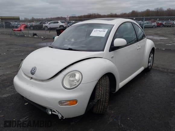 ✅ 2000 Volkswagen Beetle GLX • VIN: 3VWDD21C5YM416108 • Lot: 43776339. Listed on IAAI with 118,576 mi. Free auction sales archive from the USA and detailed vehicle history report at DreamBid. Image 17.