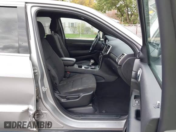 2020 Jeep Grand Cherokee Laredo E z VIN 1C4RJFAG7LC159295, wystawiony jako IAAI lot #43516949 z przebiegiem 80 838 mil mil oraz . Historia ofert i sprzedaży dostępna na DreamBid. Obrazek 5.