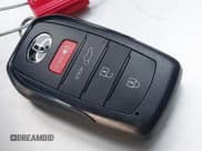 ✅ 2024 Toyota Prius LE • VIN: JTDACAAU8R3016249 • Lot: 41520600. Wystawiony na IAAI z przebiegiem 17 260 mil. Bezpłatny archiwum sprzedaży aukcyjnych z USA i szczegółowy raport historii pojazdu na DreamBid. Zdjęcie 11.