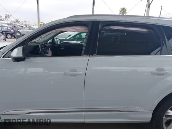 ✅ 2022 Audi Q7 Premium Plus • VIN: WA1LXBF75ND022305 • Lot: 42169110. Listed on IAAI with 29,127 mi. Free auction sales archive from the USA and detailed vehicle history report at DreamBid. Image 14.