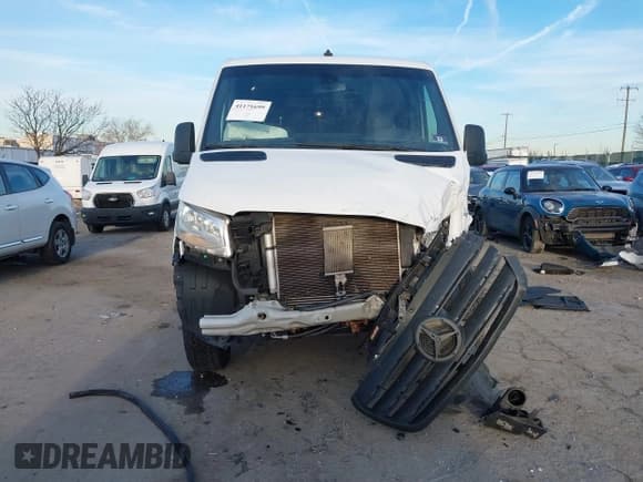 ✅ 2019 Mercedes-Benz Sprinter • VIN: WD4PE7ED3KT015734 • Лот: 41171699. Опубликован ранее на IAAI с пробегом Не указан. Бесплатный доступ к архиву аукционных продаж из США и подробный отчёт об истории автомобиля на DreamBid. Изображение 11.