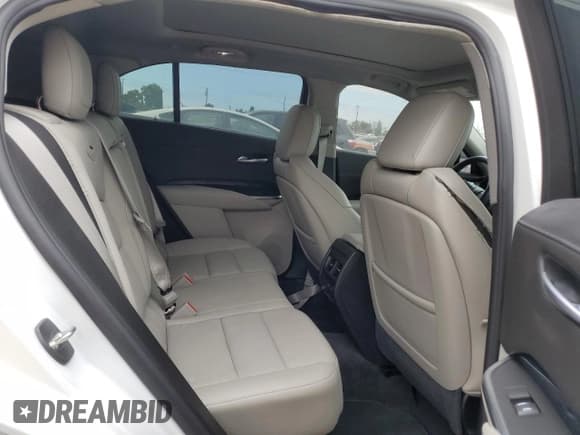 ✅ 2023 Cadillac XT4 FWD Premium Luxury • VIN: 1GYFZCR41PF111214 • Lot: 53532575. Wystawiony na Copart z przebiegiem 13 340 mil. Bezpłatny archiwum sprzedaży aukcyjnych z USA i szczegółowy raport historii pojazdu na DreamBid. Zdjęcie 11.