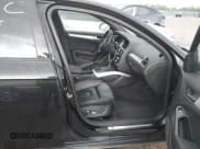 ✅ 2016 Audi A4 Premium Plus • VIN: WAUFFAFL9GN001285 • Lot: 43043032. Wystawiony na IAAI z przebiegiem 75 524 mil. Bezpłatny archiwum sprzedaży aukcyjnych z USA i szczegółowy raport historii pojazdu na DreamBid. Zdjęcie 5.