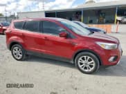 ✅ 2019 Ford Escape SE • VIN: 1FMCU0GD2KUB57160 • Lot: 85437015. Wystawiony na Copart z przebiegiem 108 729 mil. Bezpłatny archiwum sprzedaży aukcyjnych z USA i szczegółowy raport historii pojazdu na DreamBid. Zdjęcie 4.