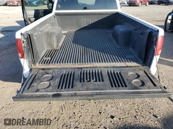 ✅ 2003 Chevrolet S-10 LS • VIN: 1GCCS14H638228314 • Лот: 84118064. Опубликован ранее на Copart с пробегом 137 363 миль. Бесплатный доступ к архиву аукционных продаж из США и подробный отчёт об истории автомобиля на DreamBid. Изображение 10.