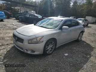 ✅ 2011 Nissan Maxima SV • VIN: 1N4AA5AP9BC827805 • Лот: 90619035. Опубликован ранее на Copart с пробегом 195 469 миль. Бесплатный доступ к архиву аукционных продаж из США и подробный отчёт об истории автомобиля на DreamBid. Изображение 1.