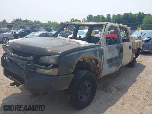 ✅ 2005 Chevrolet Silverado 2500HD LS • VIN: 1GCHK23265F890997 • Lot: 42424466. Listed on IAAI with 197,000 mi. Free auction sales archive from the USA and detailed vehicle history report at DreamBid. Image 6.