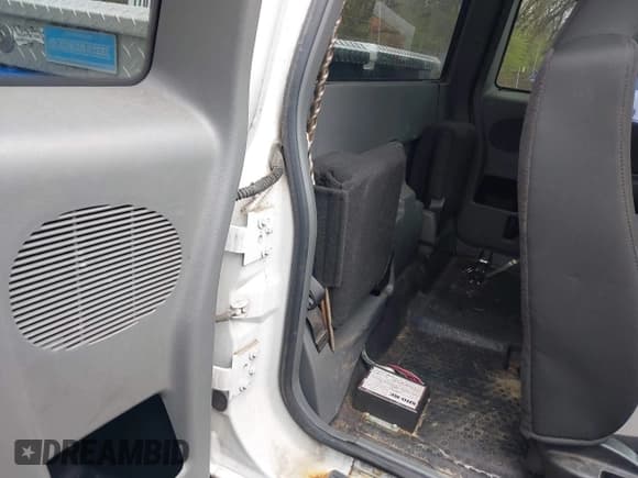 ✅ 2009 Ford Ranger XLT • VIN: 1FTYR44E29PA13620 • Лот: 41842280. Опубликован ранее на IAAI с пробегом 175 209 миль. Бесплатный доступ к архиву аукционных продаж из США и подробный отчёт об истории автомобиля на DreamBid. Изображение 8.