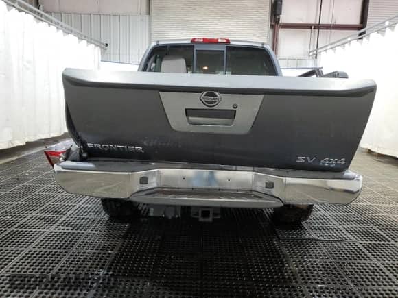 2017 Nissan Frontier SV with VIN 1N6AD0EV2HN765428, listed as a Copart auction lot 85182865 with 130,268 mi miles and Clean title. Bid and sale history available at DreamBid. Image 6.