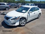 ✅ 2013 Nissan Altima SV • VIN: 1N4AL3AP0DN435818 • Lot: 43125991. Listed on IAAI with 196,551 mi. Free auction sales archive from the USA and detailed vehicle history report at DreamBid. Image 2.