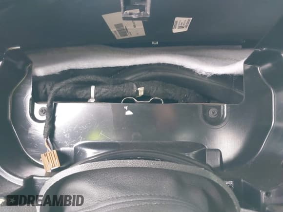 ✅ 2022 Dodge Charger Scat Pack • VIN: 2C3CDXGJ9NH104826 • Lot: 41806968. Wystawiony na IAAI z przebiegiem Nie podano. Bezpłatny archiwum sprzedaży aukcyjnych z USA i szczegółowy raport historii pojazdu na DreamBid. Zdjęcie 7.