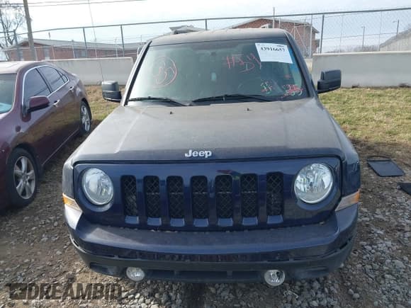✅ 2017 Jeep Patriot Sport • VIN: 1C4NJPBA5HD211846 • Lot: 43916657. Listed on IAAI with 51,915 mi. Free auction sales archive from the USA and detailed vehicle history report at DreamBid. Image 11.