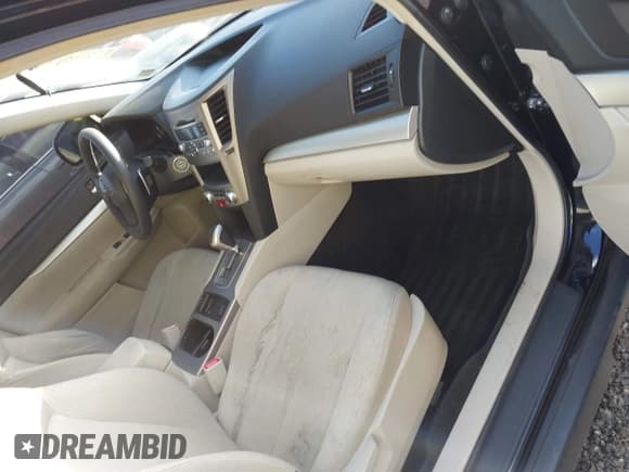 ✅ 2012 Subaru Outback 2.5i • VIN: 4S4BRBAC9C3301741 • Lot: 43732882. Wystawiony na IAAI z przebiegiem 180 513 mil. Bezpłatny archiwum sprzedaży aukcyjnych z USA i szczegółowy raport historii pojazdu na DreamBid. Zdjęcie 5.