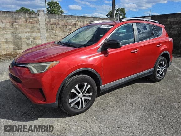 ✅ 2017 Toyota RAV4 LE • VIN: 2T3ZFREV0HW352744 • Лот: 90620755. Опубликован ранее на Copart с пробегом 85 294 миль. Бесплатный доступ к архиву аукционных продаж из США и подробный отчёт об истории автомобиля на DreamBid. Изображение 1.