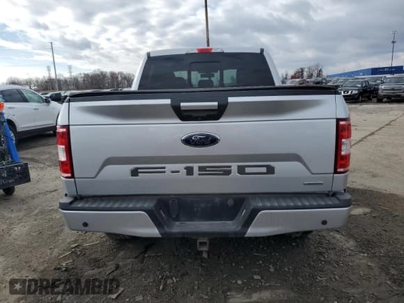✅ 2018 Ford F-150 XL • VIN: 1FTEW1EG7JKE64358 • Лот: 92787355. Опубликован ранее на Copart с пробегом 140 392 миль. Бесплатный доступ к архиву аукционных продаж из США и подробный отчёт об истории автомобиля на DreamBid. Изображение 6.