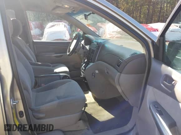 2009 Toyota Sienna CE z VIN 5TDZK23C89S258540, wystawiony jako IAAI lot #43298556 z przebiegiem 185 846 mil mil oraz . Historia ofert i sprzedaży dostępna na DreamBid. Obrazek 5.