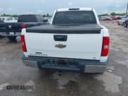 ✅ 2007 Chevrolet Silverado 1500 1LT • VIN: 2GCEC13J971531770 • Lot: 42486035. Wystawiony na IAAI z przebiegiem 401 722 mil. Bezpłatny archiwum sprzedaży aukcyjnych z USA i szczegółowy raport historii pojazdu na DreamBid. Zdjęcie 16.